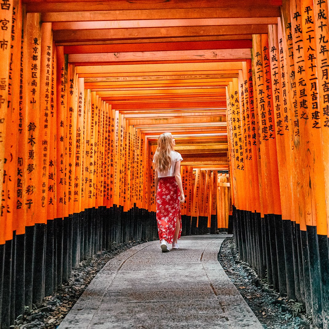 Solo Travel Middle Hero